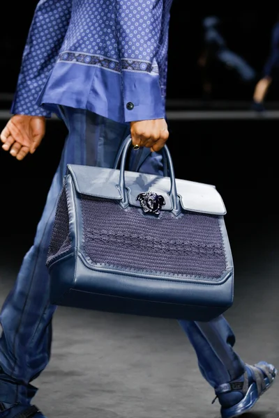 Look 44